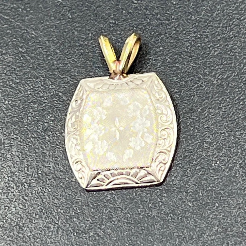 Vintage 14K Two-Tone Gold Ornate Floral Engraved Rectangular Pendant Charm 1.08g